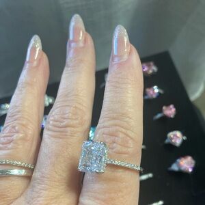 Ring NWT Beauty CZ Sparkling Beauty